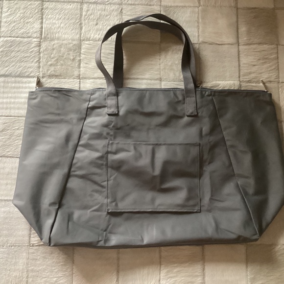 Tumi Just In Case Tote Size Large Travel Bag Gray Silver Color - Picture 4 of 8